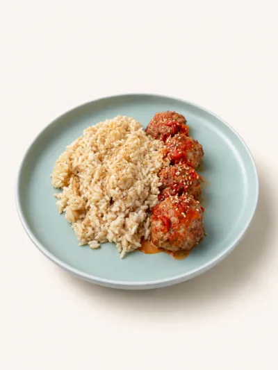 Albondigas con salsa fileto y arroz — vianda saludable congelada de Hakora Cocina