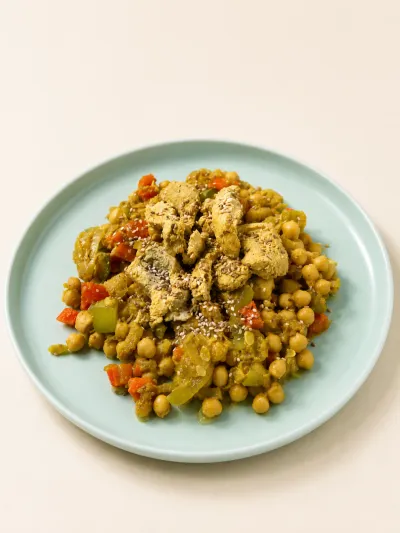 Curry de garbanzos, pollo y vegetales — vianda saludable congelada de Hakora Cocina