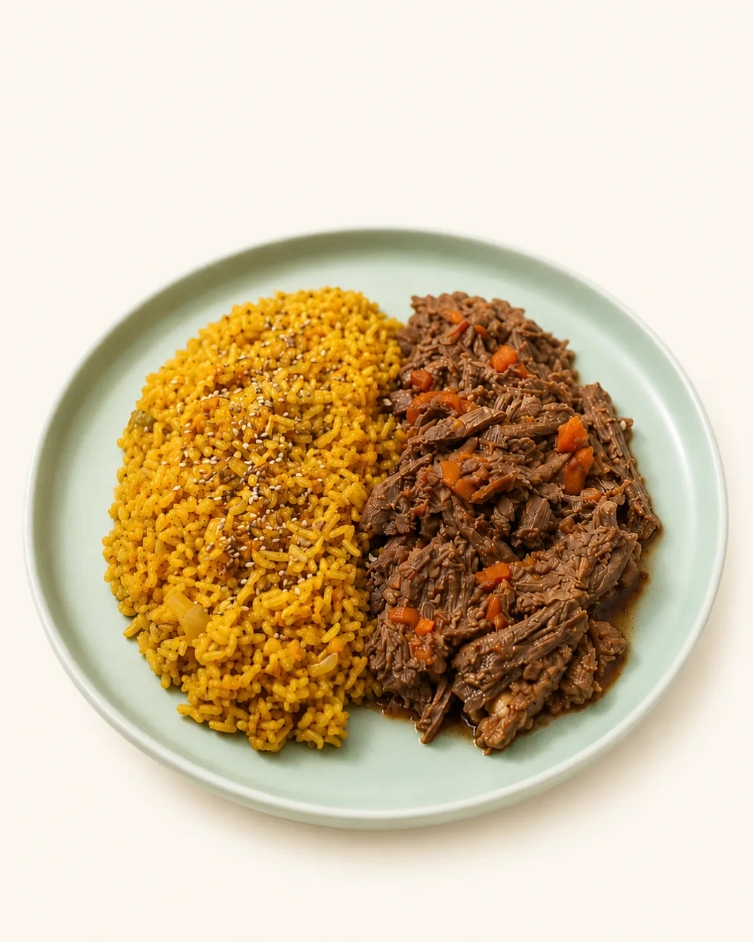 Carne braseada con arroz especiado — vianda saludable congelada de Hakora Cocina